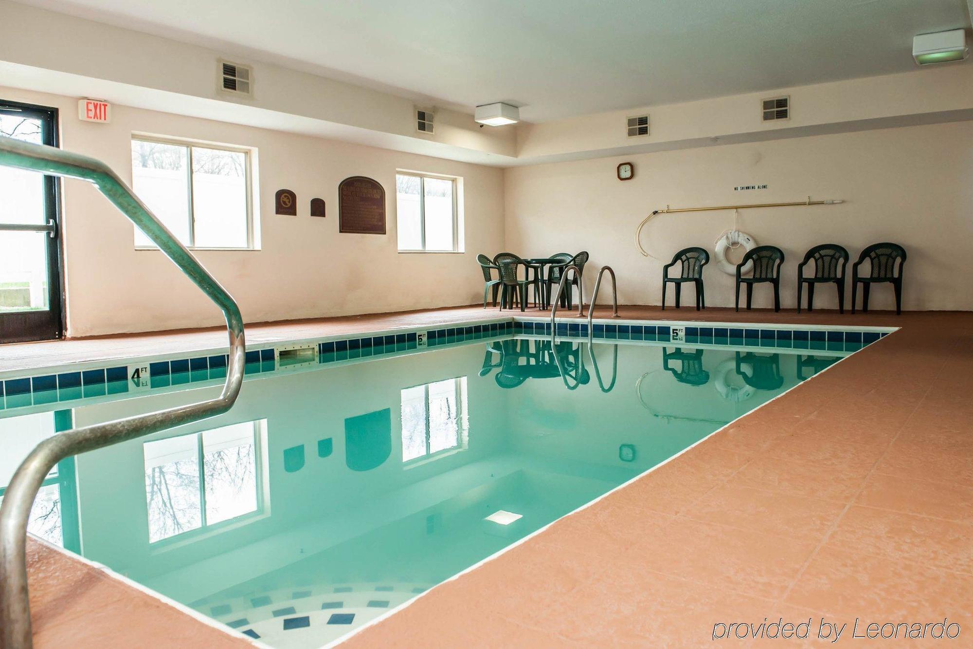 Sleep Inn South Bend Airport Екстер'єр фото