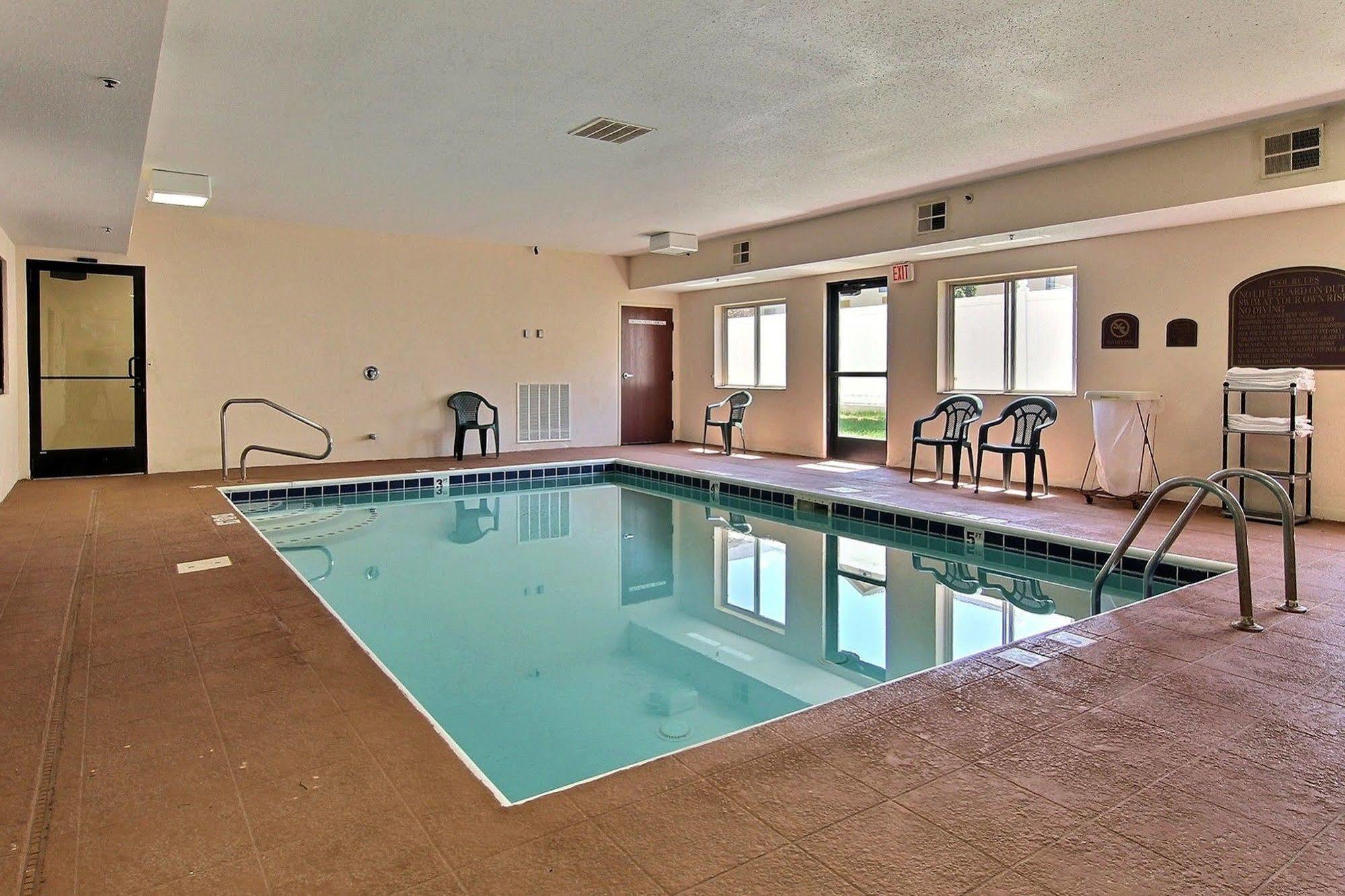 Sleep Inn South Bend Airport Екстер'єр фото