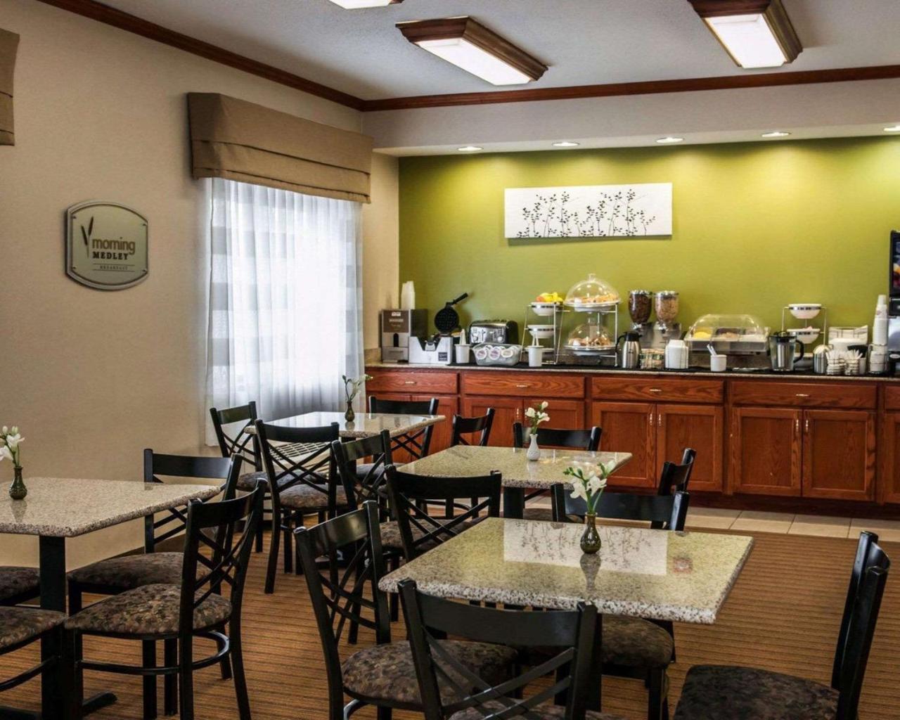 Sleep Inn South Bend Airport Екстер'єр фото